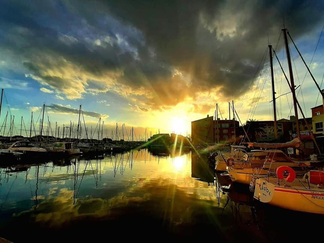 Cap D'Agde Port Lano T2 Clim, Piscine, Tennis Et Parking Kültér fotó