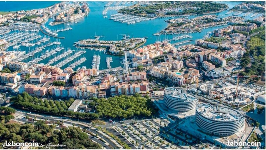 Cap D'Agde Port Lano T2 Clim, Piscine, Tennis Et Parking Kültér fotó